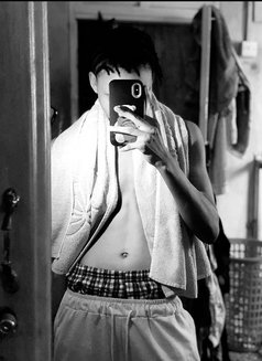 Kristen - escort in Accra Photo 5 of 7