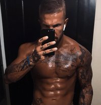 Kristian for girls and cuckold couples - Male escort in Dubai Photo 2 of 10