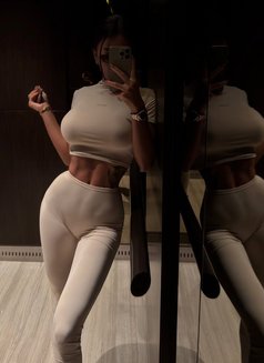 Kristina independent Russian - puta in Gurgaon Photo 4 of 6