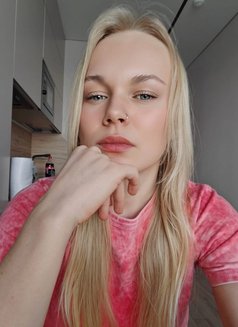 Kristina - puta in Dubai Photo 1 of 5