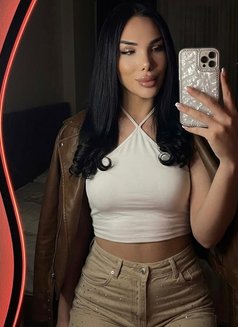 Kristina Xl - Transsexual escort in Jeddah Photo 9 of 12