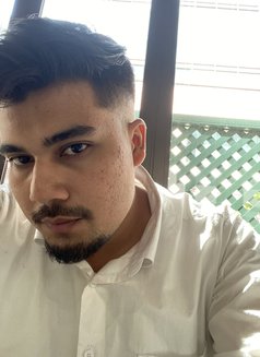 Krisy - Male escort in Dubai Photo 1 of 3