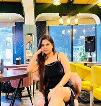 Kriti Cam and Real Meet - puta in Chennai