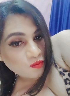 Kriti - Transsexual escort in New Delhi Photo 1 of 3