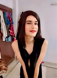 Kriti - Transsexual escort in New Delhi Photo 2 of 3