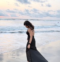 Kriti - Acompañantes transexual in Pune