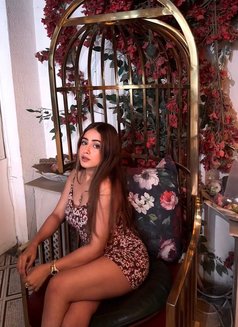 Kriti Kapoor - escort in Abu Dhabi Photo 2 of 3