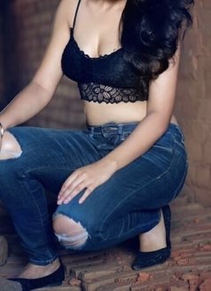 Kriti Pandey - escort in Mumbai Photo 9 of 9