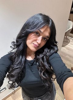 Kritika Jain - escort in Kolkata Photo 1 of 2