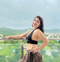 Kritika Joshi - puta in Hyderabad