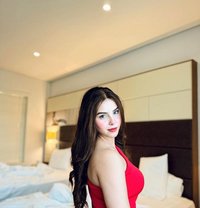 Kritika Kapoor - puta in Ajmān