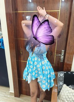 Kritika Noida cam show real meet - escort in Noida Photo 2 of 5