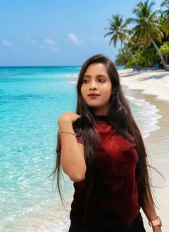 Kritika Sharma 🤍 12 - puta in Bangalore Photo 3 of 3