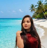 Kritika Sharma 🤍 12 - puta in Bangalore