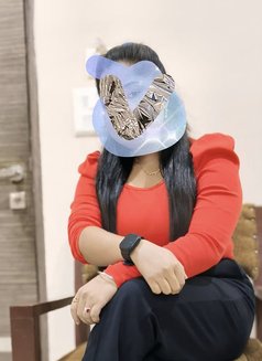 Kritika Sharma 🤍 12 - puta in Indore Photo 3 of 3