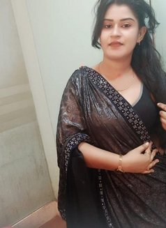 Kritika Sharma - puta in Hyderabad Photo 1 of 2