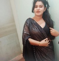 Kritika Sharma - puta in Hyderabad Photo 1 of 2
