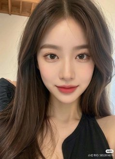 Krixi - Dominadora in Doha Photo 4 of 6