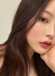 Krixi - Dominadora in Doha Photo 5 of 6