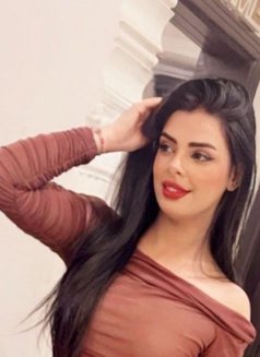 Krixi - escort in Doha Photo 3 of 5