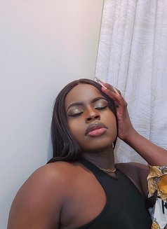 Kryst - Acompañantes transexual in Kampala Photo 7 of 7