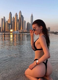 New Russian model - escort in Dubai Photo 1 of 8