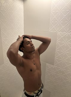 Kshitij Mangela - Male escort in Mumbai Photo 5 of 5