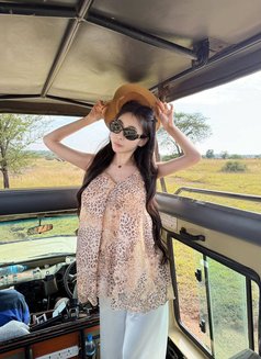 酷酷ku - escort in Manila Photo 2 of 5