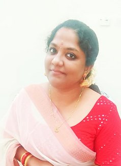 Kukku Nayana - puta in Dubai Photo 3 of 5