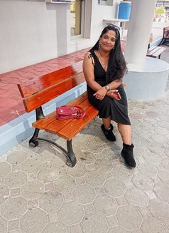 Kukku Nayana - puta in Dubai Photo 4 of 5