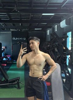 Kun Kun PT - Male escort in Bangkok Photo 5 of 7