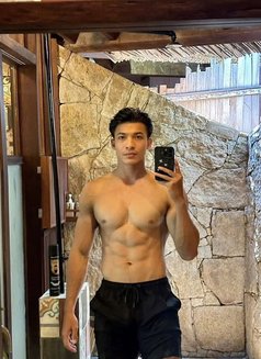 Kun Kun PT - Male escort in Bangkok Photo 6 of 7