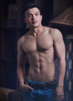 Kun Vn - Male escort in Bangkok Photo 6 of 7