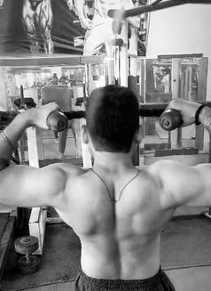 Kunal - Dominador masculino in Noida Photo 1 of 2