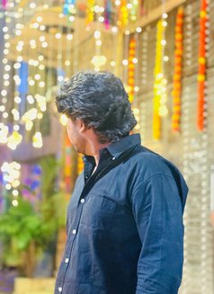 Baba - Acompañantes masculino in New Delhi Photo 1 of 2