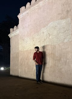 Kunal - Male companion in New Delhi Photo 1 of 3