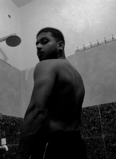 Kunal - Male escort in Noida Photo 4 of 9