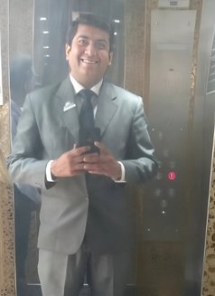 Kunal Khattri - Acompañantes masculino in Bangalore Photo 3 of 8