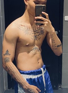Kuro - Acompañantes masculino in Bangkok Photo 1 of 1