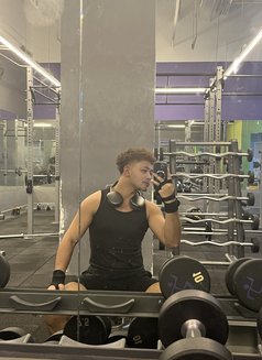 Kurt - Male escort in Manila Photo 2 of 10