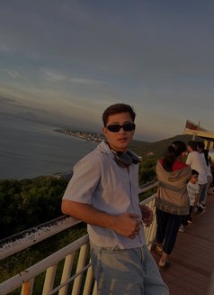 Kurt - Male escort in Manila Photo 3 of 10