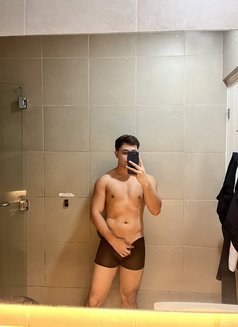 Kurt - Male escort in Manila Photo 9 of 10