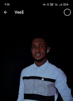 Kush Berry - Acompañantes masculino in Abuja Photo 1 of 2