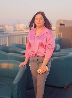 kushi Back in Dubai - puta in Dubai Photo 3 of 7