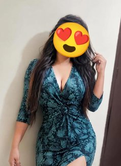 Kushi - escort in Noida Photo 1 of 1