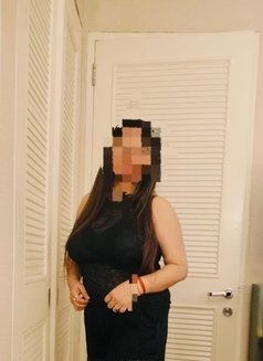 Sonam - escort in Mumbai Photo 2 of 3