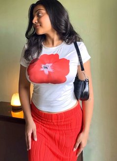 Kusum - escort in Ahmedabad Photo 2 of 7