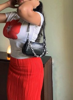 Kusum - escort in Ahmedabad Photo 3 of 7
