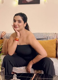 Kusum - puta in Chennai Photo 1 of 3