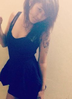 Kusum Must Actractive Independent Girl - puta in New Delhi Photo 3 of 4